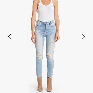 Mother- Super Stunner Angle Jeans